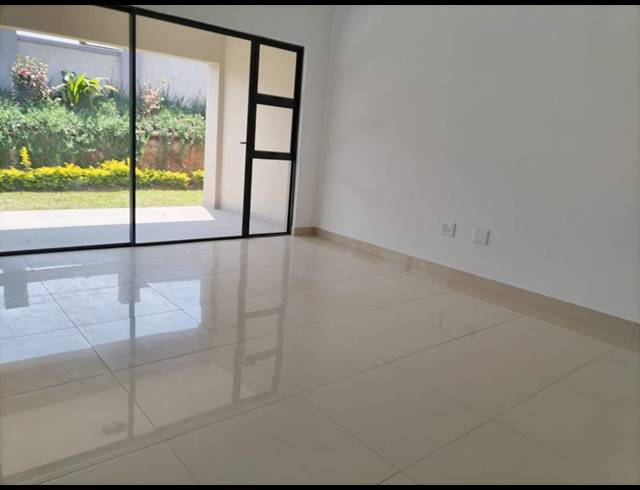 2 BEDROOM DUPLEX FOR SALE IN BERKSHIRE DOWNS